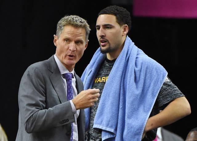 这中卫是真正的后防领袖（这名中卫才是后防线的真正领袖）