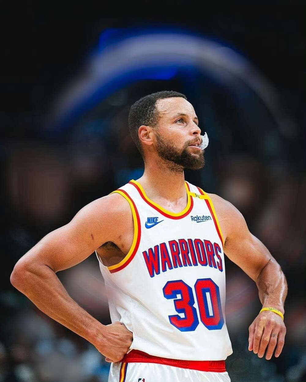 攻防偏科明显！掘金主帅：我们的防守退步了，要蹲下去防守（掘金攻防失衡加剧！主帅直言防守倒退：得蹲下去守住）