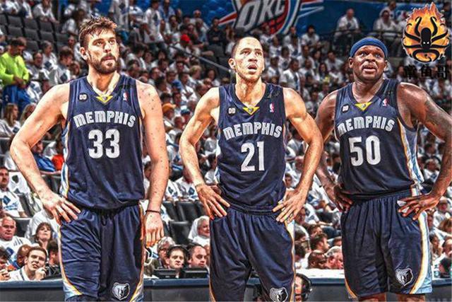 欧文突破防守连续得分（欧文强突防线连拿分）