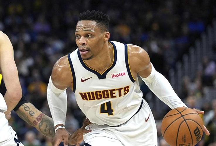 约基奇21+10+9砍下准三双，目送对手晋级淘汰赛（约基奇21分10篮板9助攻准三双难救主，对手挺进淘汰赛）