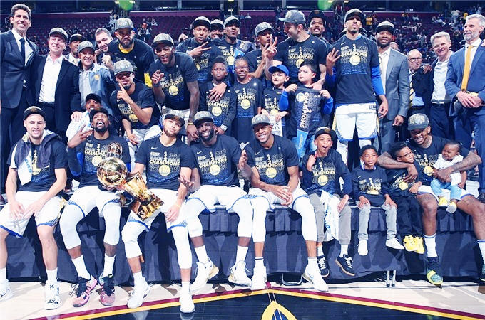 墨媒：拉莫斯将自由身离开蒙特雷，共代表球队出场34次进8球（墨媒称拉莫斯将以自由身离开蒙特雷 为队出场34场攻入8球）