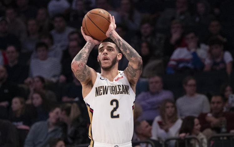 小法：梅西第一次训练就把我晃倒了；现在的球员有点被宠坏了（法布雷加斯：第一次合练就被梅西过倒，如今的球员有些被惯坏）